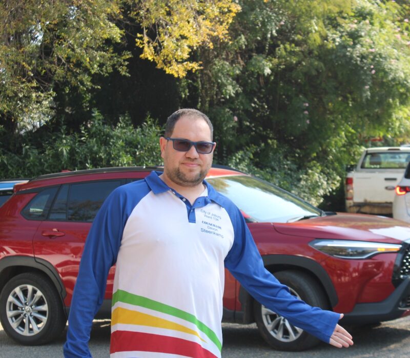 Ward 134 councillor Devon Steenkamp urges residents to sign the petition to help slow down the crime at the Boksruin Community Centre.