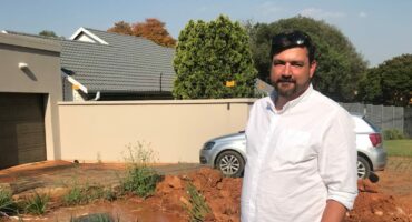 Ward 99 councillor Hendrick Bodenstein is on site at the major pipe burst in Blairgowrie. Photo: Mthulisi Lwazi Khuboni