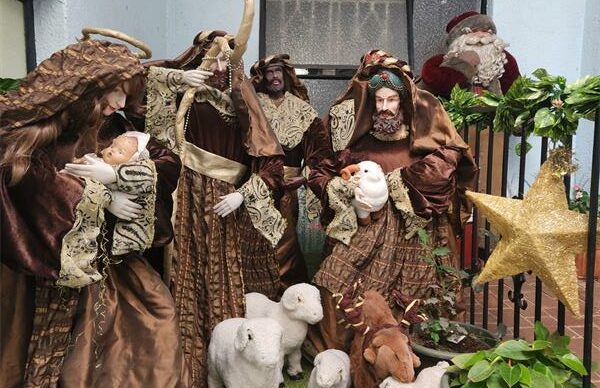 Jess De Bruijn, principal of Seedlings and Flowers Nursery School, in Sundowner, looks back at the year that was, wishing residents well this Christmas.