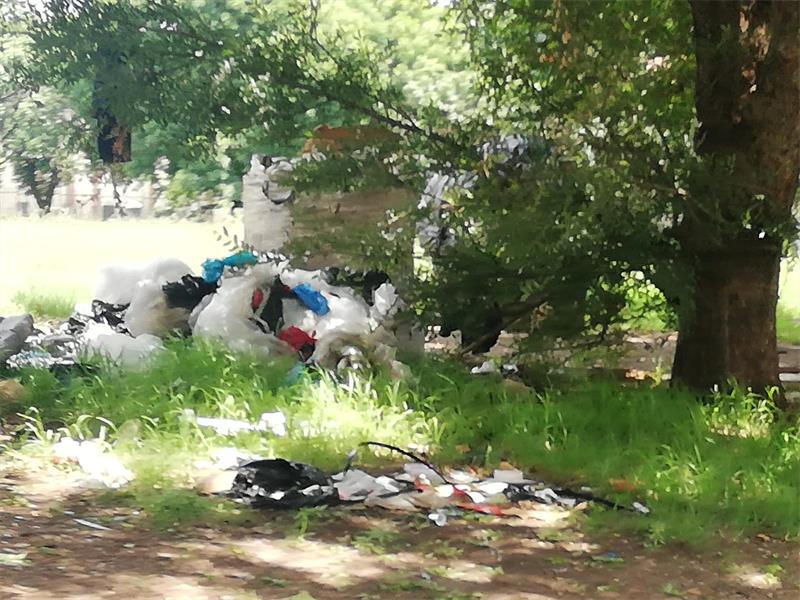 Fontainebleau residents have raised serious concerns about a local park, saying illegal occupation, waste dumping, and alleged criminal activity have made the once-safe space dangerous.