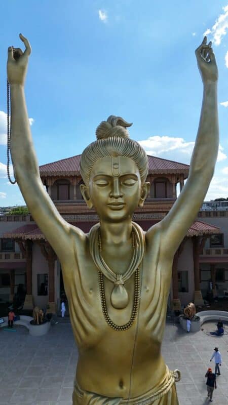 The BAPS Hindu Mandir in North Riding will consecrate a 42-foot bronze statue of Nilkanth Varni on January 4, marking a significant cultural milestone.