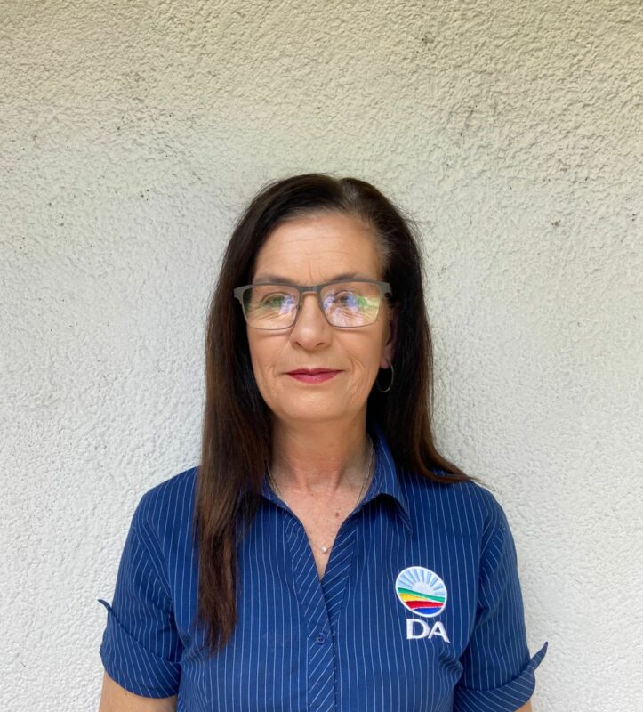 DA candidate for Ward 102 Bea Campbell-Cloete has called on residents to register to vote and help restore trust in local government.