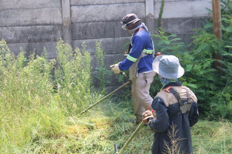 Various city entities were present to address issues such as potholes, faded road markings, streetlight faults, illegal signage, overgrown verges, and unresolved reinstatements.