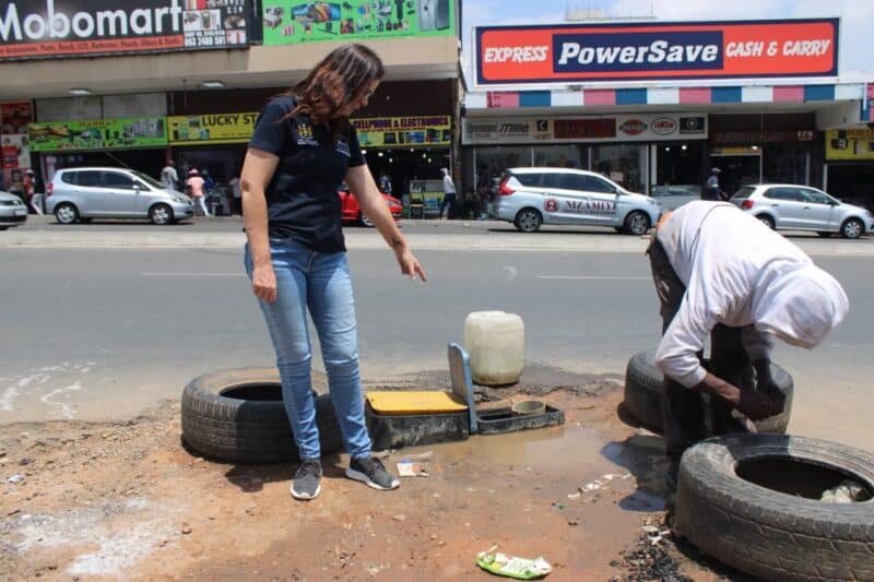 A leaking pothole on Bram Fischer Drive continues to pose safety risks despite repair attempts, with the ward councillor now demanding answers over delays.