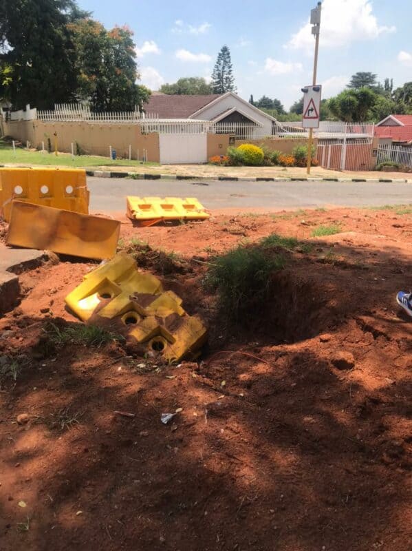Johannesburg Water has finished repairs on Barkston Drive and Mackay Avenue, but has not completely filled the excavation.