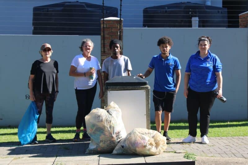 Women who Walk returns for 2026, joined by councillor Emi Koekemoer, for a community clean-up in Ward 104.