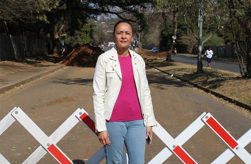 Prolonged water outages in Windsor, Robindale, and Cresta have left households struggling, while councillor Beverly Jacobs continues pressing Johannesburg Water for answers and urgent intervention.