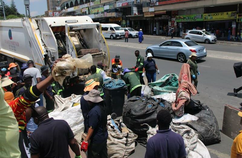 Stand in Ward 102 councillor Bea Campbell-Cloete welcomed the operation, thanking teams on the ground and urging safety as efforts continue to improve Randburg conditions.