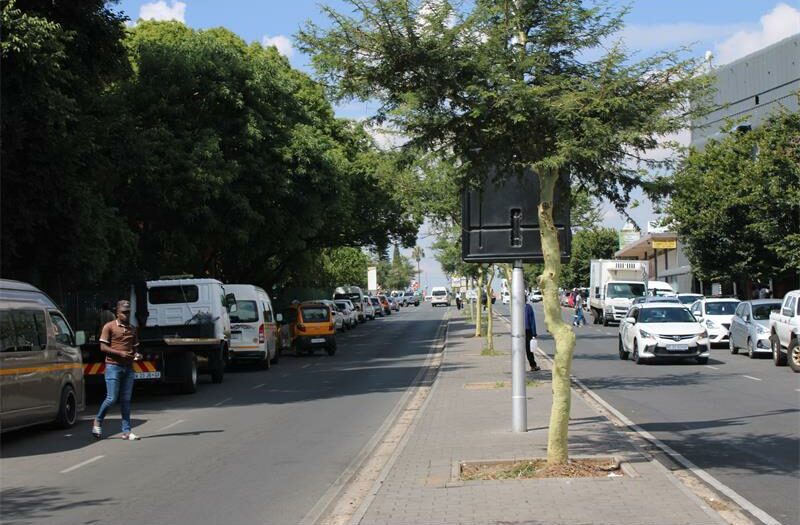 Stand-in Ward 102 councillor Bea Campbell-Cloete says unlawful e-hailing parking has been reported for months, yet vehicles return soon after officers leave.