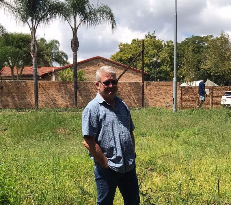 Joburg Water has not attended to a major water leak on Kelly Avenue in Boskruin.