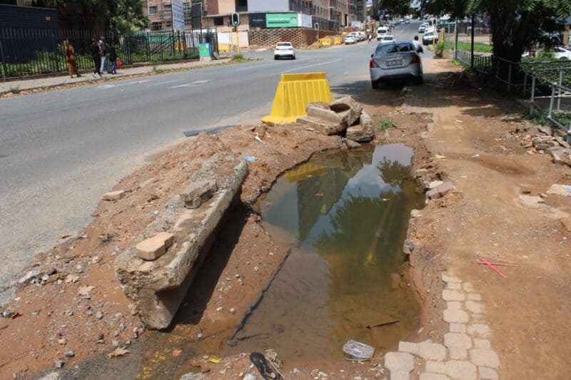 Fresh water continues to run down Pretoria Avenue in Ferndale, as a major water leak remains unattended.