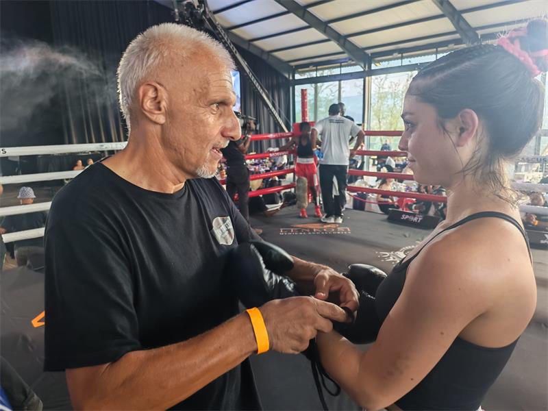 Tyla Promnick won her fifth fight, her first six-round bout, and continues to make a name for herself in a boxing world.