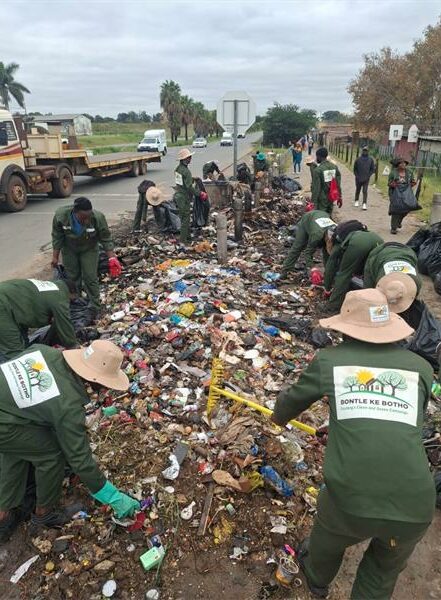The Soulbent Project has completed a four-day clean-up campaign across Honeydew, Zandspruit, and surrounding areas, with volunteers tackling litter and illegal dumping sites throughout the week.