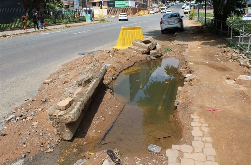 Reporting and escalations continue for a major leak on Pretoria Avenue, as it has not yet been attended to by Johannesburg Water.