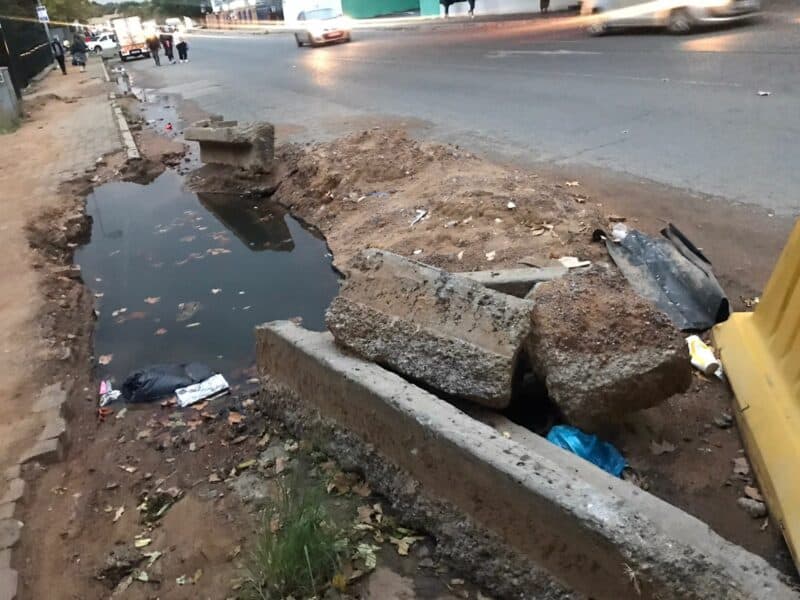 The major leak on Pretoria Avenue remains a pressing issue, as clean water continues to flow.