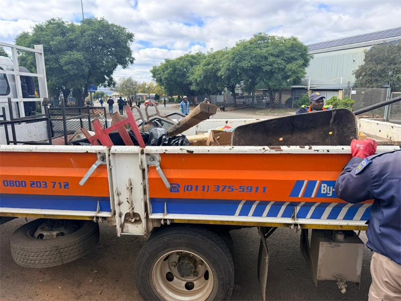 City enforcement teams descended on Cosmo City and Kaya Sands last week, impounding goods from illegal street traders and carrying out urgent infrastructure repairs in Ward 100.