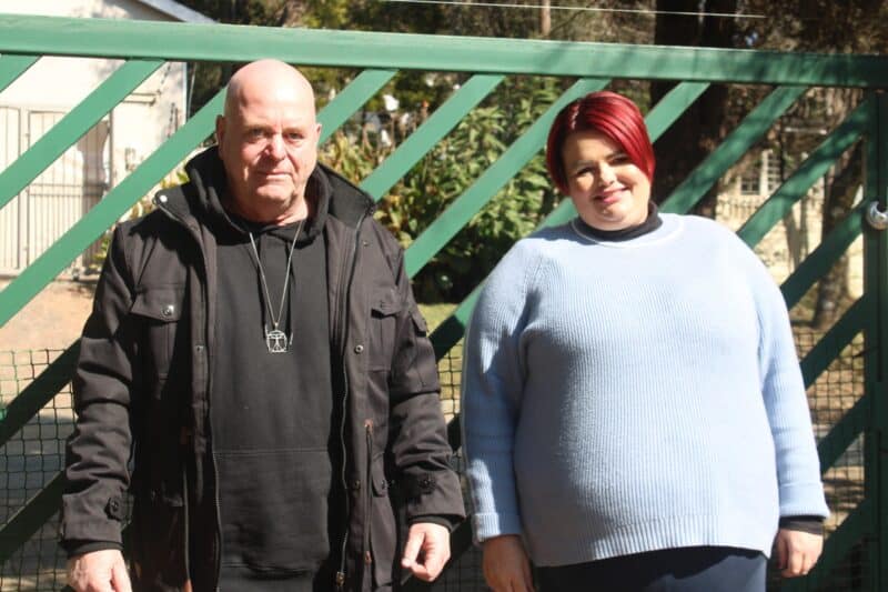 Armed criminals robbed the Sundowner home and fled with laptops, jewellery, a gun, and valuables.