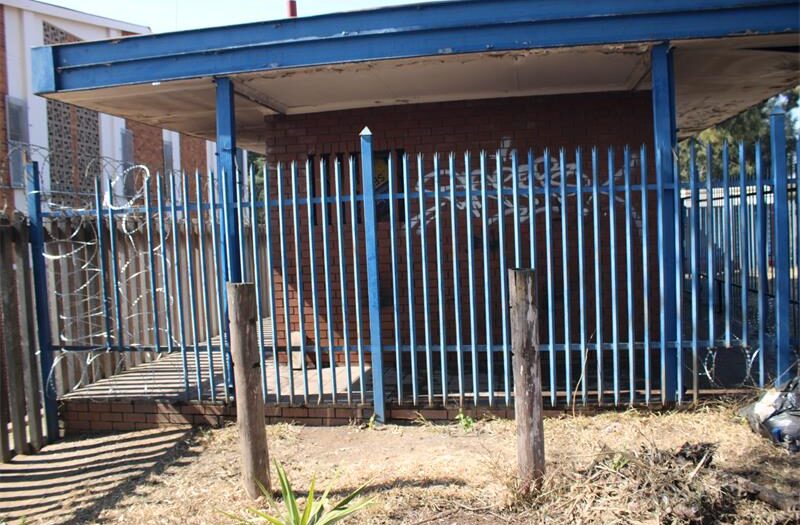 A community effort to clean and secure Bromhof's post boxes has hit an early setback after vandals burnt through the new lock, prompting organisers to fit stronger security and call for residents' help.
