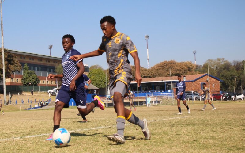 Randburg AFC's Sibongiseni Oliphant and Kaizer Chiefs' Xolani Dayimani battle for possession in a keenly fought under-17 encounter that Chiefs edged 1-0.