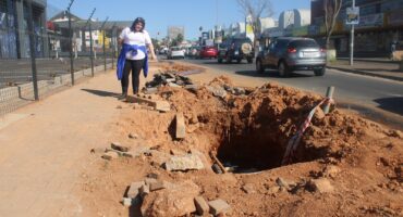 Ward 104 councillor Emi Koekemoer at the reinstatement on Nerina Street. Photo: Mthulisi Lwazi Khuboni
