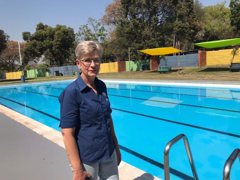 Ward 102 councillor Bea Campbell-Cloete visits the Blairgowrie pool as the City announce opening delays.