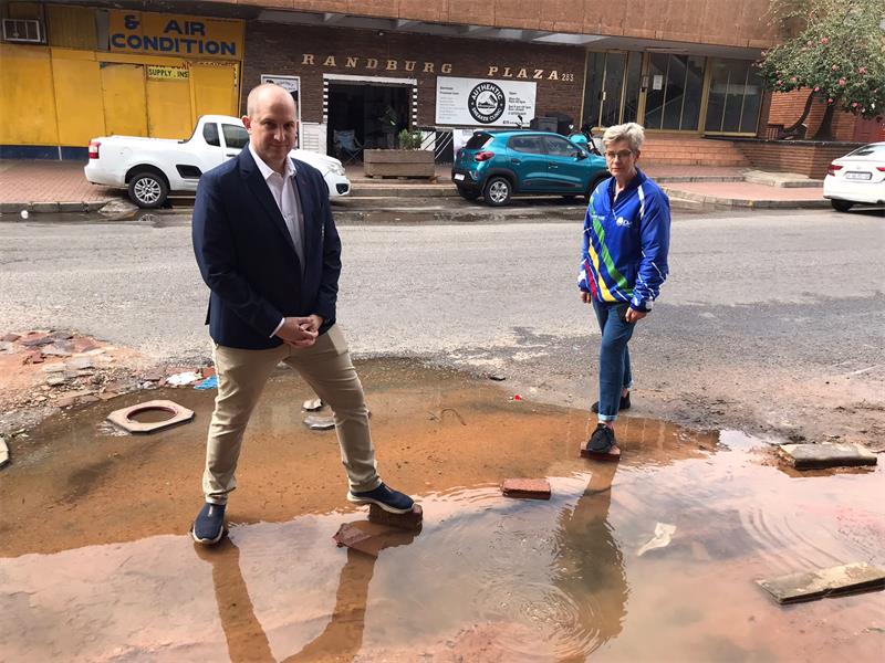 Joburg Water has yet to repair the leak on Pretoria Avenue, despite admitting it plans to replace the infrastructure.