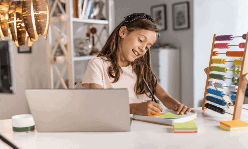 Offering learners live lessons of the full curriculum online, with qualified South African teachers.