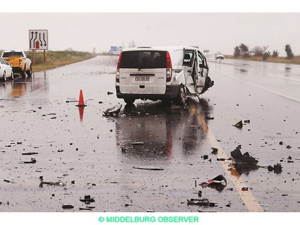 Wrakstukke het die toneel besaai gelê.