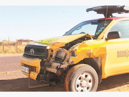 The wrecked bakkie as result of the donkey wondering along the N11.