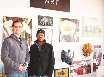 Mnre. Christiaan Kruger en Thanda Mdladla is die bestuurders by die nuwe Country & Outdoor.