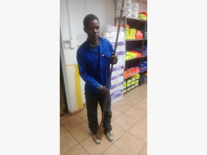 Breaking in as easy as 1, 2, 3. A nyope boy shows in three quick steps how he targeted businesses in Midpark Centre the past couple of weeks.