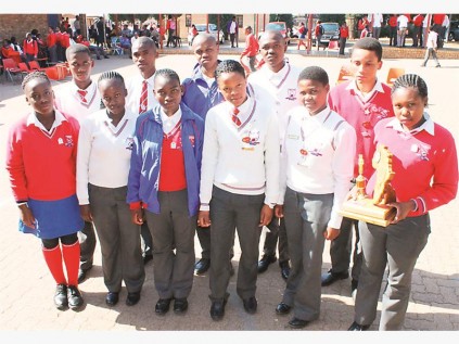 Above: Grade 12 top achievers: Backrow: Thokozane Mahlangu, Micca Sidu, Chistopher Mtsweni, Mpho Tlou and Nhlanhla Koza.Frontrow : Nomfanelo Khumalo, Zinhle Zimu, Tumelo Mahlaela, Rebotile Hlongwa, Wendy Moropa and Trudy Mabhena.