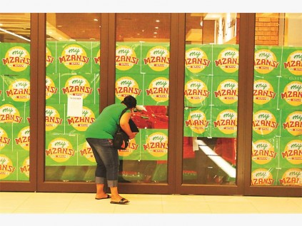 Zsaraeva Nel takes a peek into the new Spar.