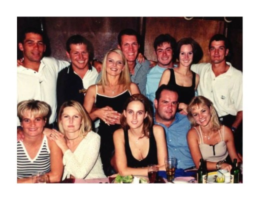Franco Smith, Conrad Breytenbach, Andre Snyman, Jannie Kruger, Joost van der Westhuizen en Pierre Ribbens kuier saam met hulle geliefdes jare gelede.