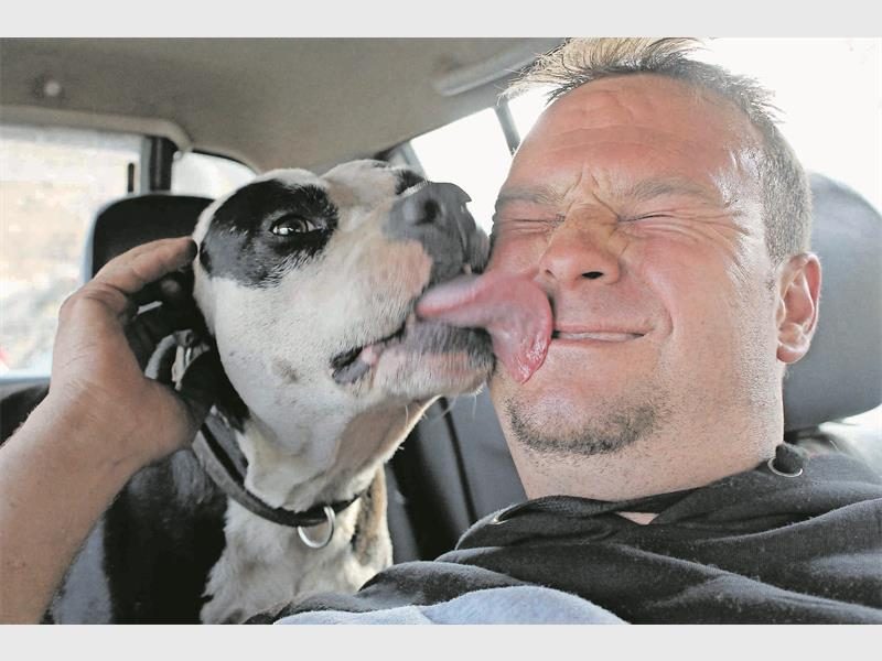 Jock lek sy baas.