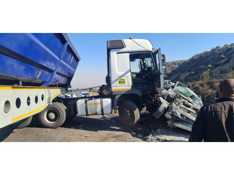 Crash At R555 Driver miraculously survives crushed vehicle in R555 collision ...