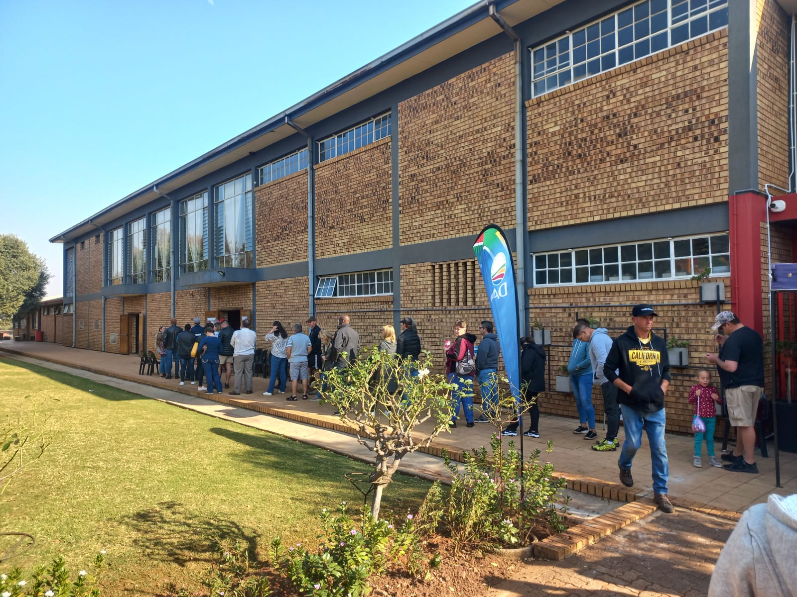 A busy Hoërskool Kanonkop. Photo: Gerhard Rheeder.