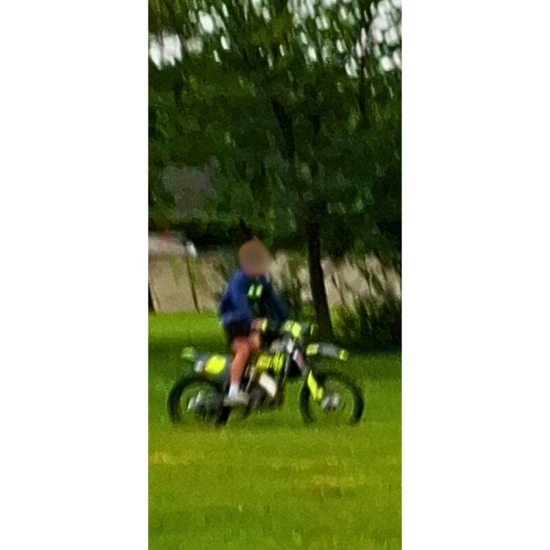 Boy, motorbuike, golfsig, totius straat, middelburg