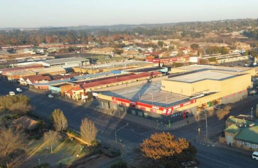 Besigheidskompleks gebou op die perseel nadat Blake House gesloop is (Foto: Rudi van Wyk). 