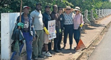 Gastehuis eienaars in Middelburg het ’n skoonmaakveldtog geloods.