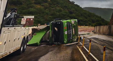 N11, KRANSPOORT PASS, LOSKOP, MIDDELBURG, ACID SPILL, ROAD CLOSED, MIDDELBURG OBSERVER