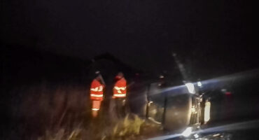 Bakkie overturns during hailstorm on N4 middelburg traffic
