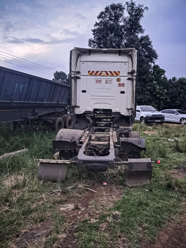 gauteng, nelspruit, middelburg, belfast, crime, stolen vehicles, two arrested, joint operation, middelburg flying squad.