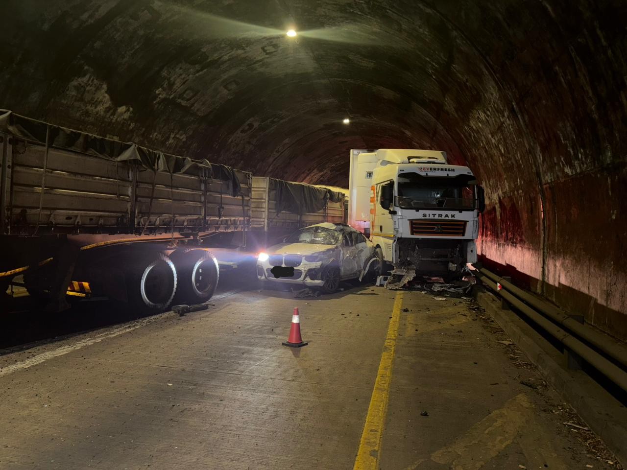 Middelburg N4 motorists: Deadly pile-up shuts Waterval Boven tunnel.