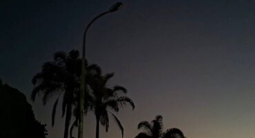 We investigate whether the street lights are on in Middelburg. street lights, darkness, riders,