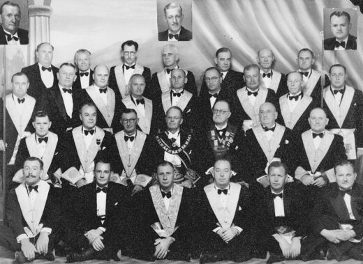 MIDDELBURG UNITED VRYMESSELAARSLOSIE 23 SEPT. 1951 – OSCAR HENRY SIT 5E VAN LINKS (FOTO: ROSE ANTROBUS – LAVER VERSAMELING)