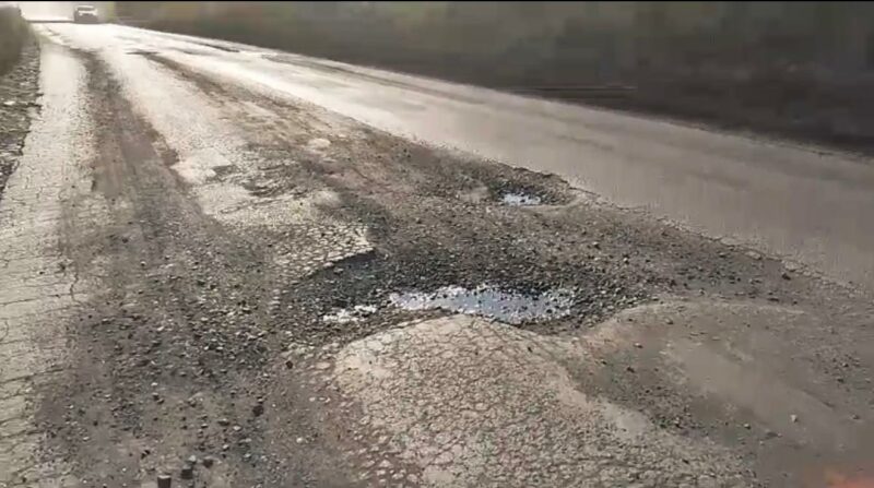 n11, blinkpan, komati power station, worried, deep potholes, heavy truck traffic on the N11 near Komati Power Station, school transport, school kids, road safety