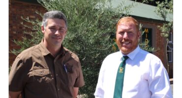 Attie van den Berg, Blinkwater meule en Meneer JJ Hennop, Hoërskool Middelburg Hoof