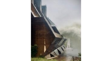 middel burg dam, sluice gates , notice, 99% water levels, flooding, klein olifantrs river