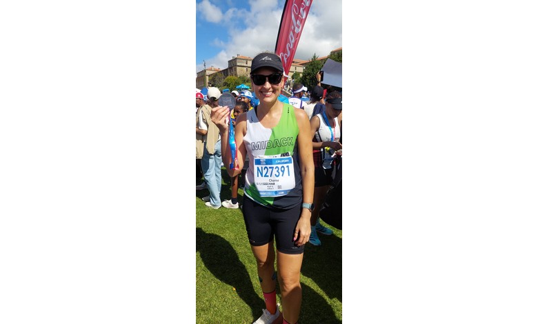 Charné Grobler het die Twee Oseane marathon in die Kaap voltooi. FOTO: Verskaf.